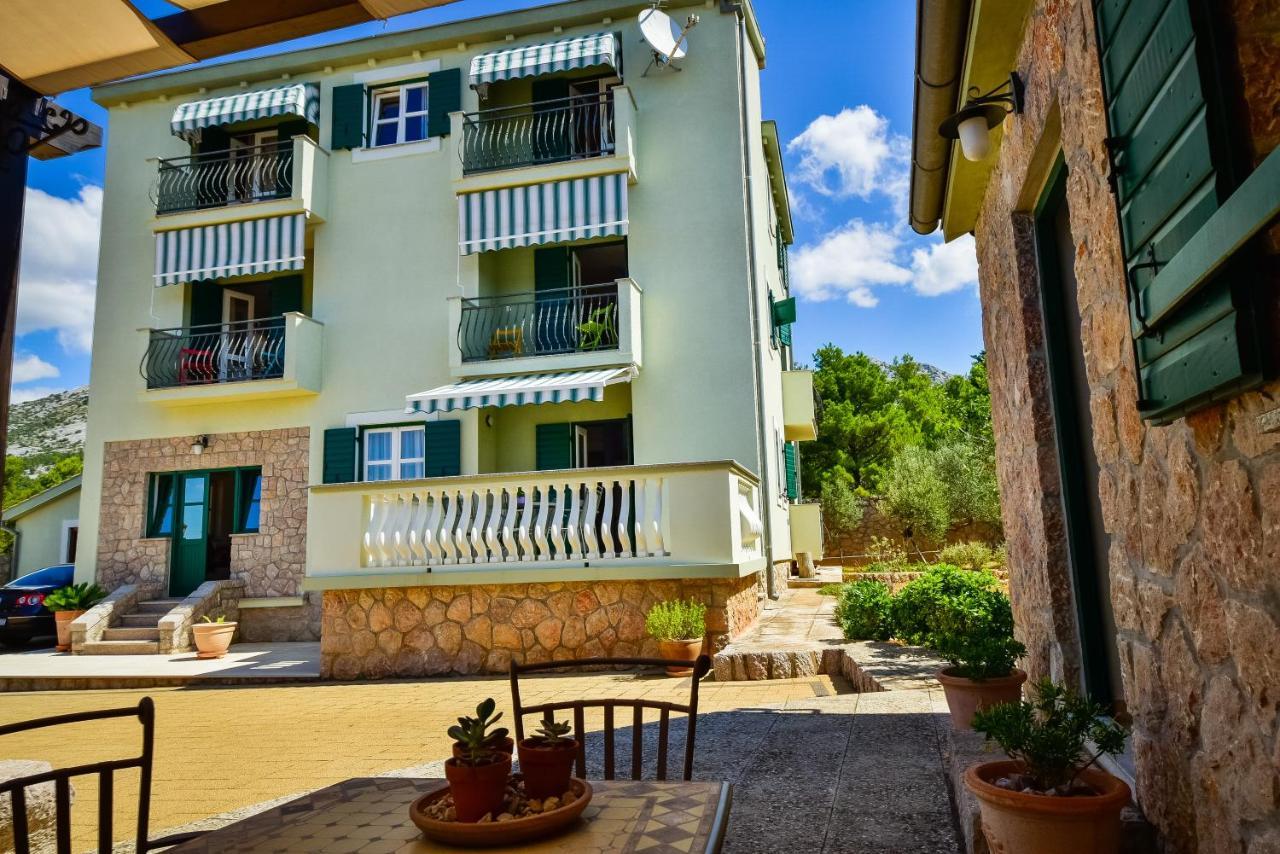 in olive garden Daire Starigrad Paklenica Dış mekan fotoğraf